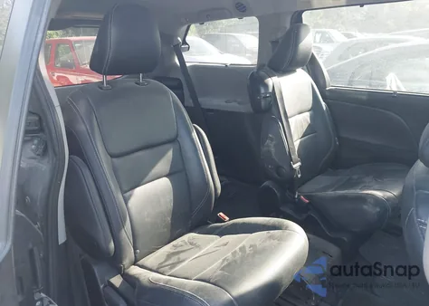 2015 Toyota Sienna Sport z USA, uszkodzony, nr VIN 5TDXK3DC3FS684448